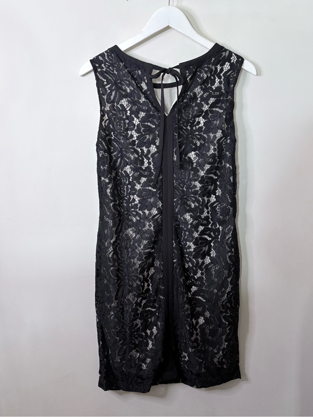Whitehouse Blackmarket Lace Overlay Shift Dress, New with Tag - Picture 6 of 7